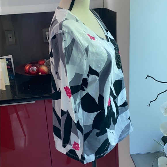 Abstract Floral Top - Picture 4 of 7